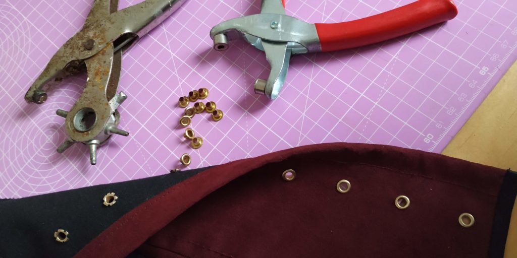 How to attach eyelets