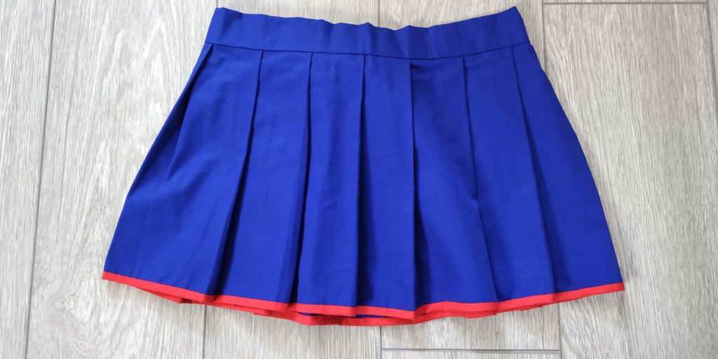 pleated skirt