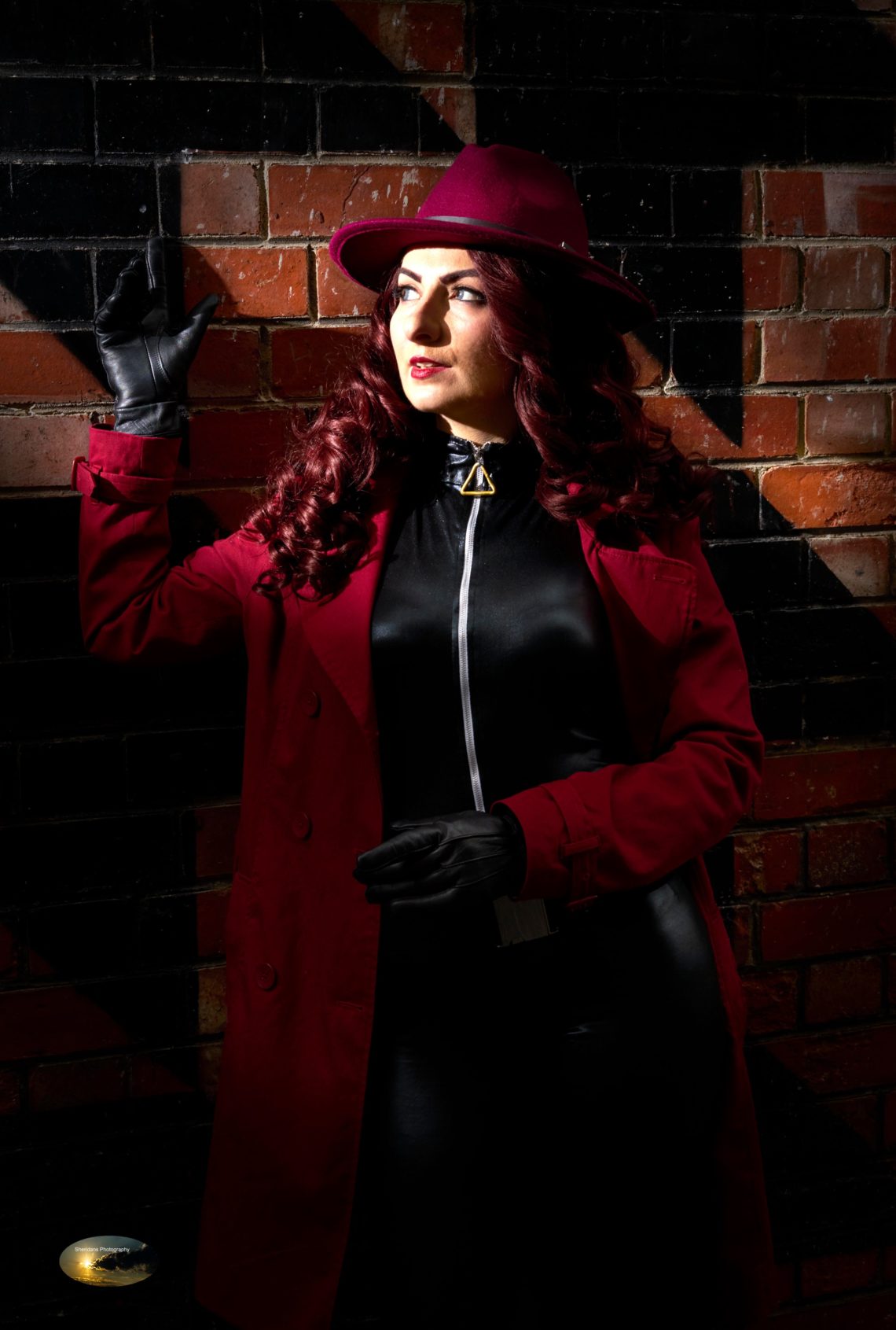 Carmen Sandiego Netflix Cosplay - Alice in Cosplayland