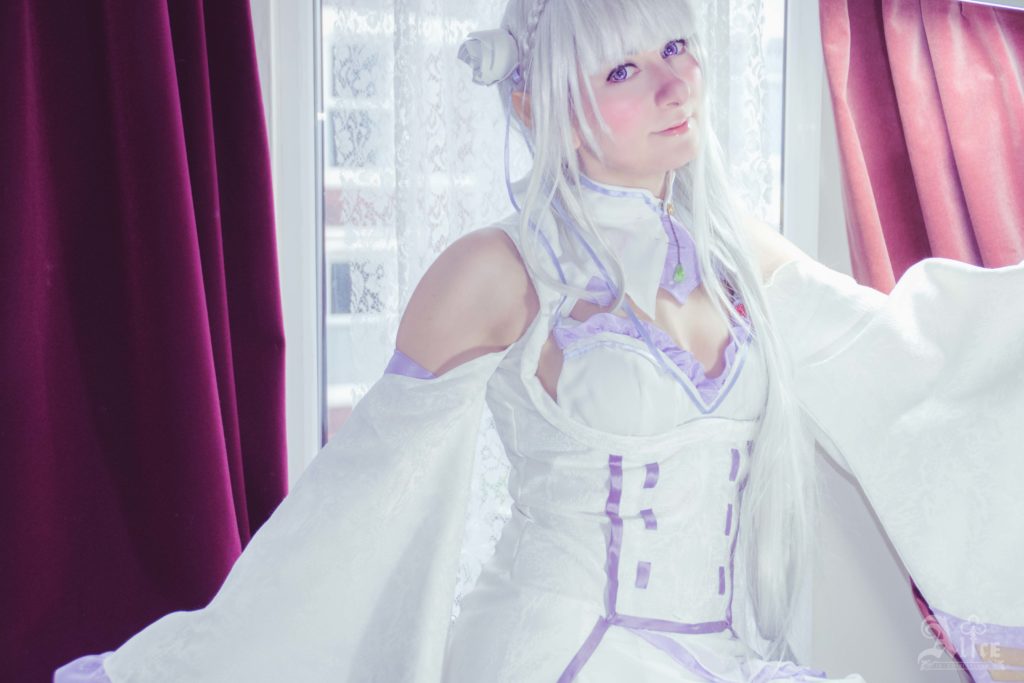 emilia rezero cosplay