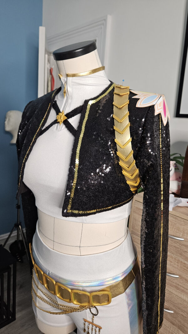 Golden Kpop Diva Rumi Sewing Pattern - Image 7