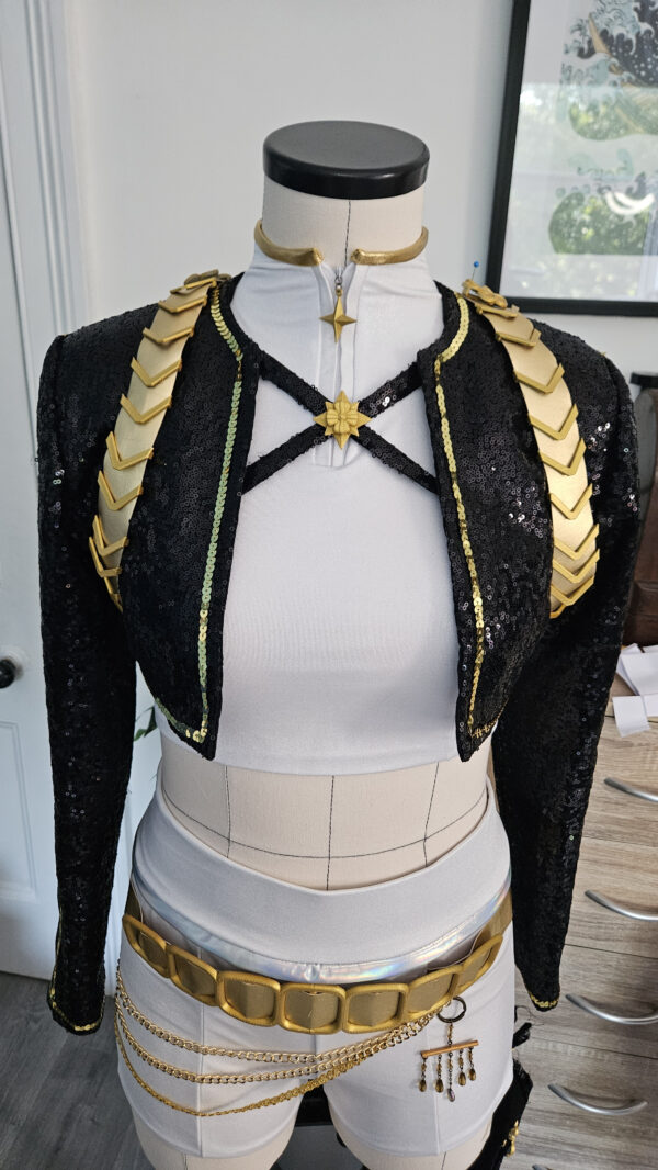 Golden Kpop Diva Rumi Sewing Pattern - Image 6