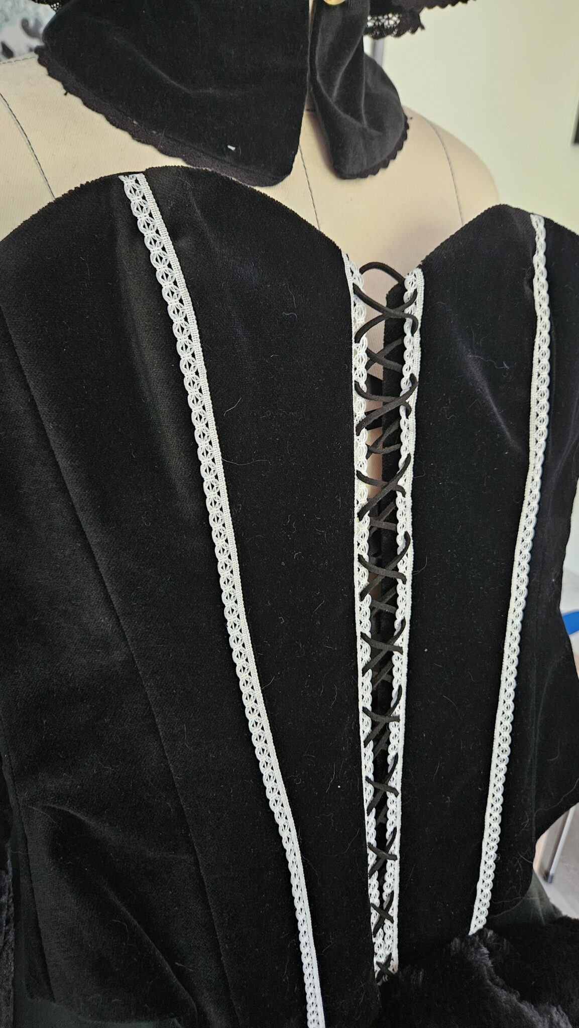 Dungeon Master Gown Sewing Pattern - Image 8