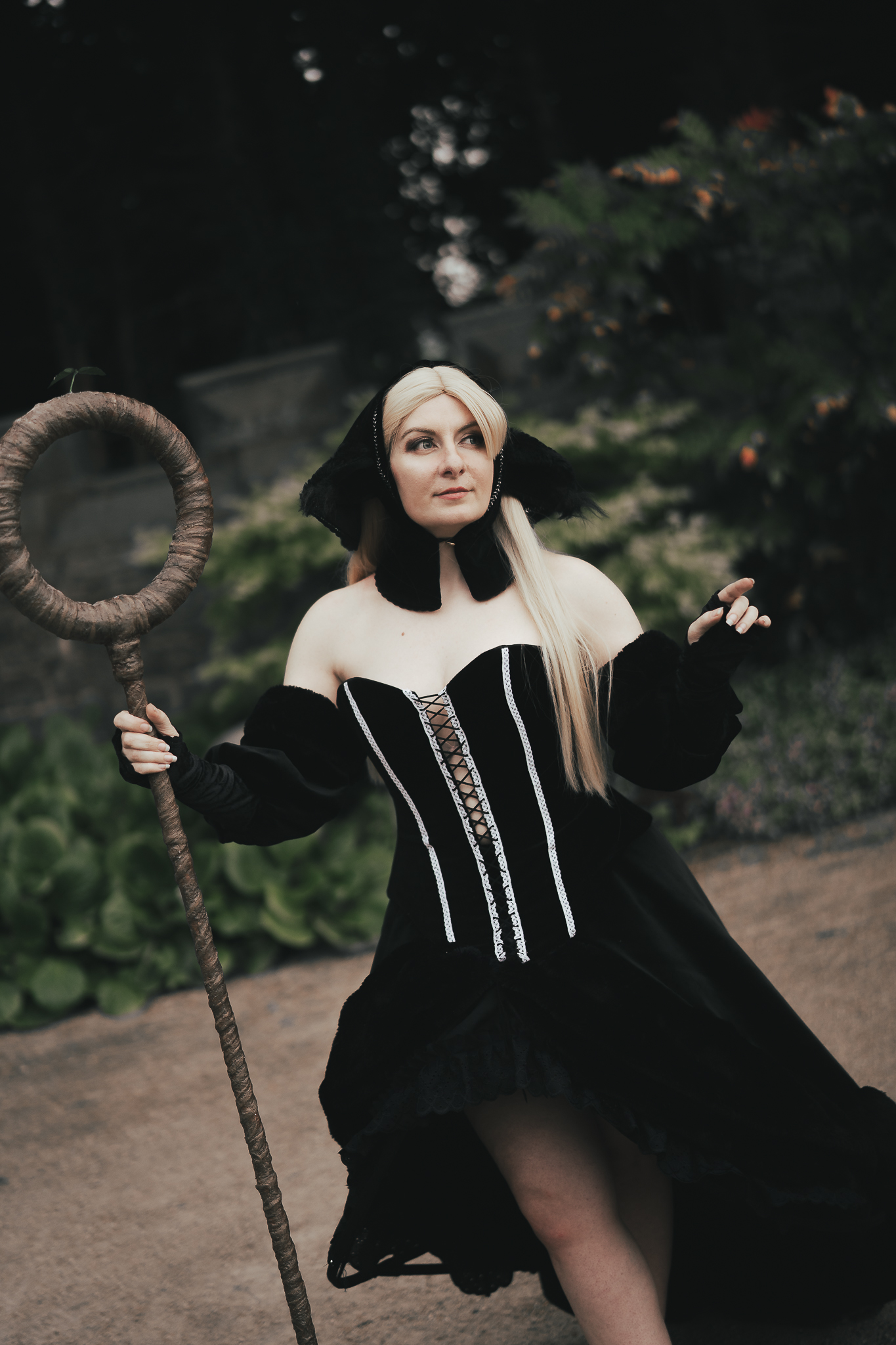 Dungeon Master Gown Sewing Pattern - Image 4